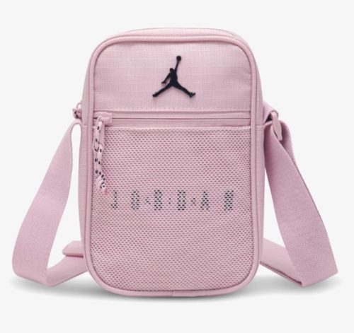 NIKE JORDAN OLDALTÁSKA RÓZSASZÍN